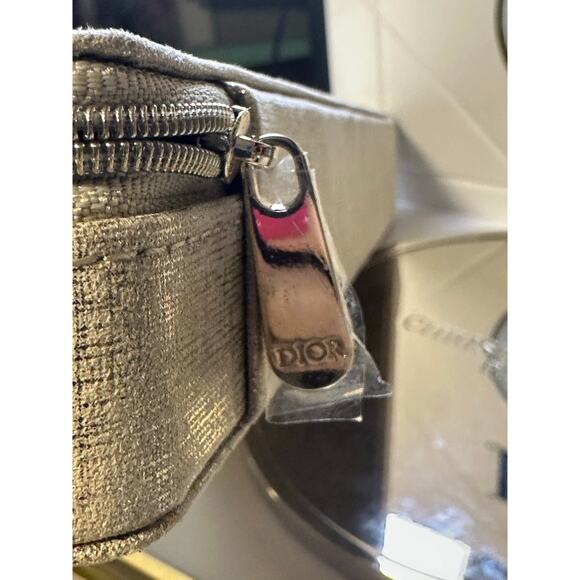 Dior Prestige Limited Edition 7 piece skin care set in Gold “CD” logo zip case - Picture 3 of 7